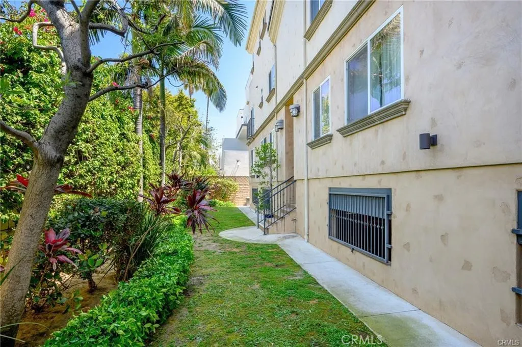 11323 Huston 1, North Hollywood, California 91601 home-pic-39